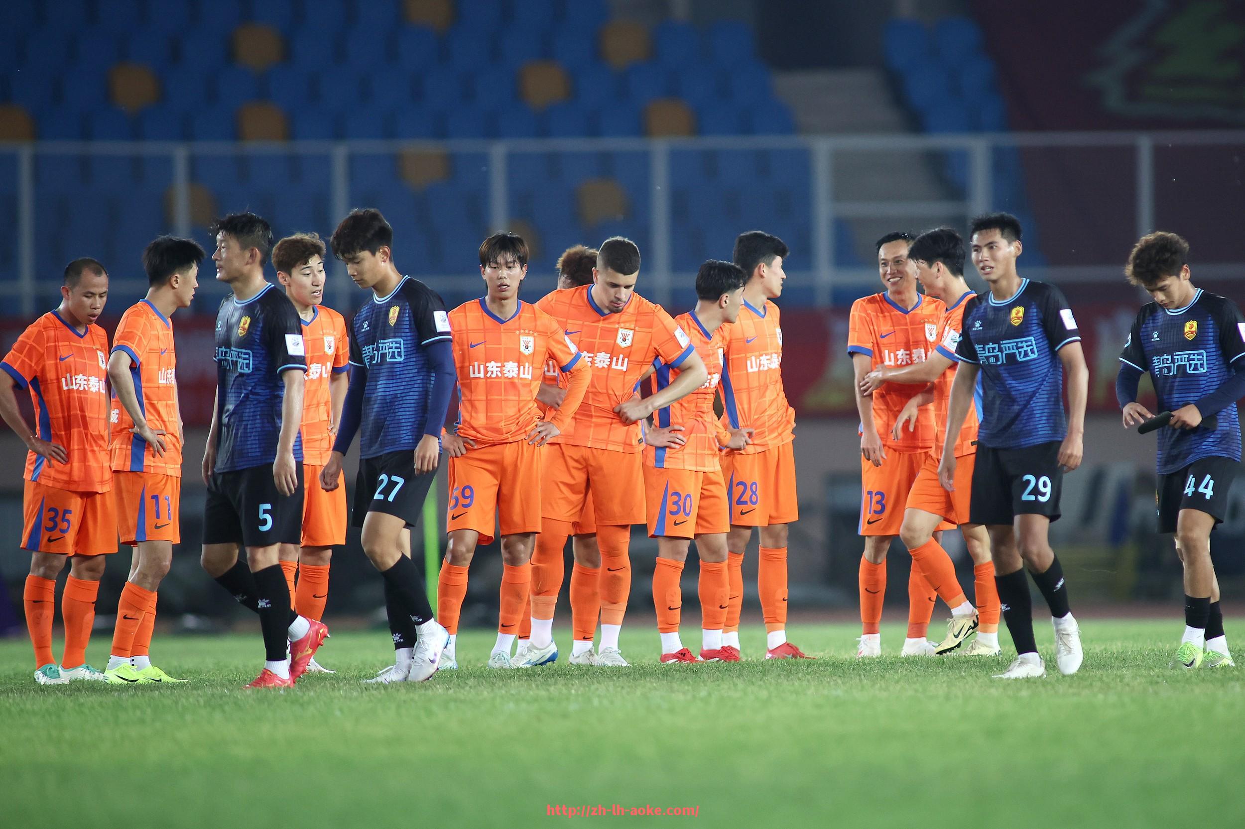 澳客足彩-德甲红牛球队外套:红牛系俱乐部的品牌形象与周边产品