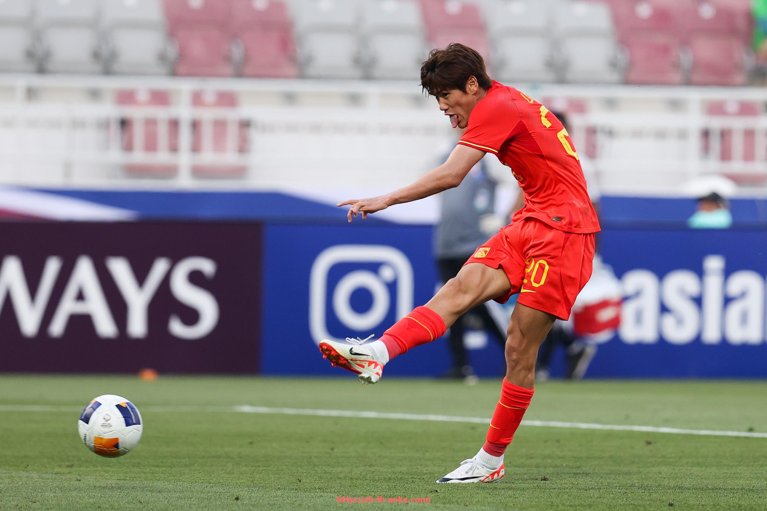 澳客足彩-世俱杯比赛用球鞋鞋面透气孔排列类型的设计原理分类